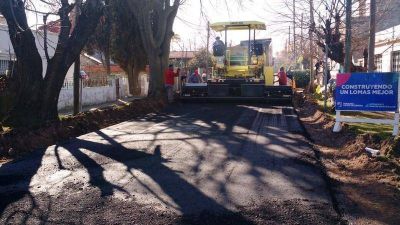 Lomas: el plan de pavimentaci�n avanza con obras en m�s cuadras
