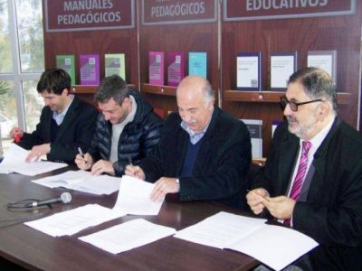 SALUD FEDERALIZA POL�TICAS P�BLICAS PARA COMBATIR EL DENGUE, CHIKUNGUNYA Y ZIKA