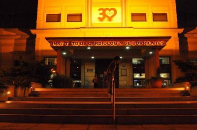 Con un brindis saludable el Instituto de Cardiolog�a celebra sus 30 a�os