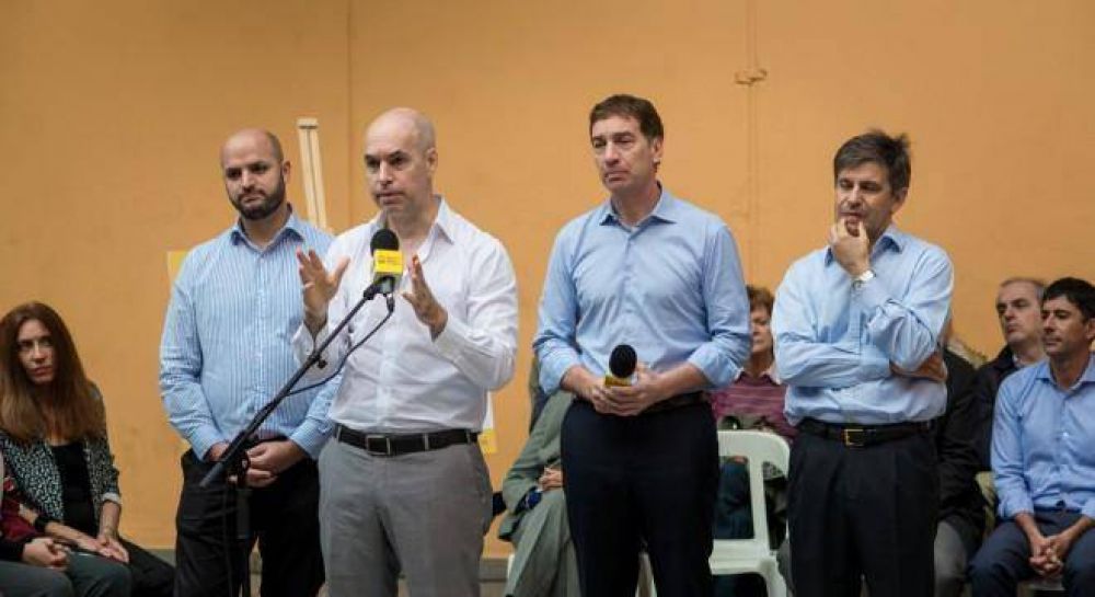 Ante la amenaza de Lousteau, el PRO adelanta la campa�a para octubre