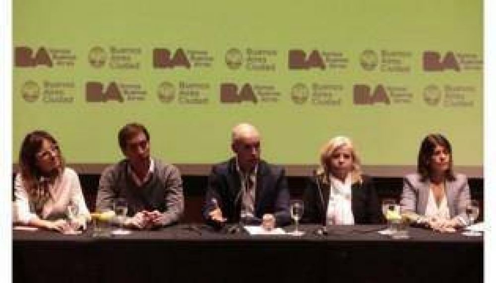 Larreta recibi� el documento final de la Mesa de Adicciones