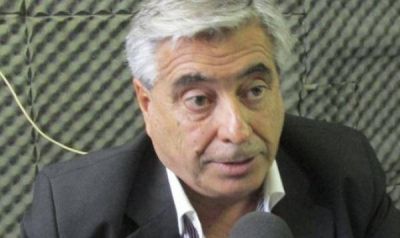 Acorralado por los rumores, alcalde radical aclara que no renuncia