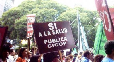 M�dicos advierten que volver�n al paro si no logran una suba del 25% en las paritarias de agosto