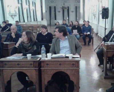 �Al massismo lo tildan de peronista y va en contra del pueblo�, afirm� Garrido tras negar quiebre del FpV
