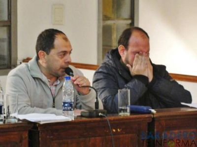 La oposici�n pidi� que �Antonijevic conteste los pedidos de informes pero no por Facebook�