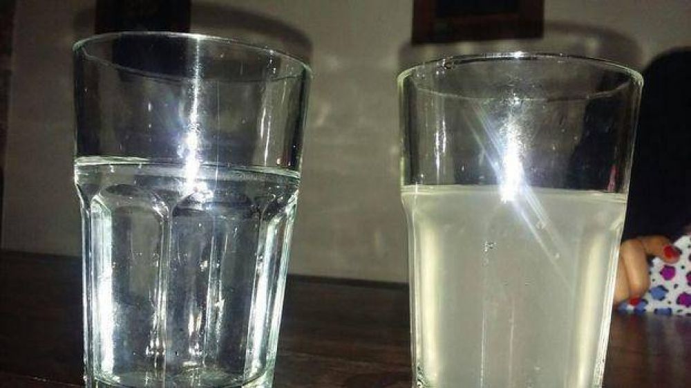 Inquietud por agua turbia en Villa Castells
