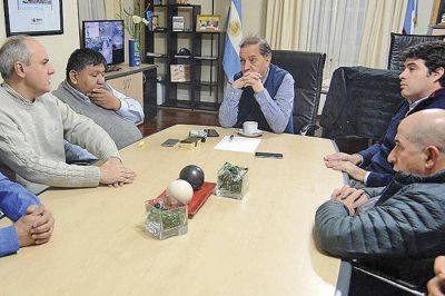 Nueva cumbre: el intendente ratific� su firme apoyo a la actividad petrolera