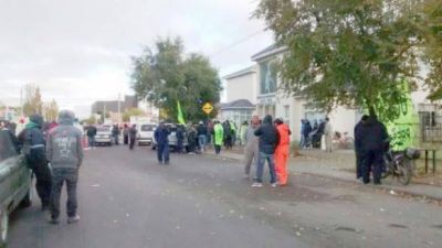 Los gremios de la construcci�n exigen bolsones de comida al gobierno nacional
