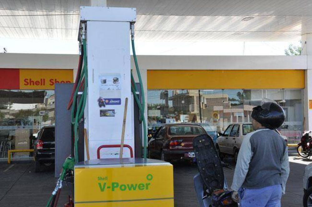 Sin casco no hay nafta: playeros inician asambleas para rechazar el proyecto