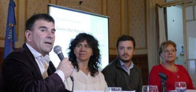 La Ministra de Salud visit� Azul y fue recibida por intendentes de la secci�n