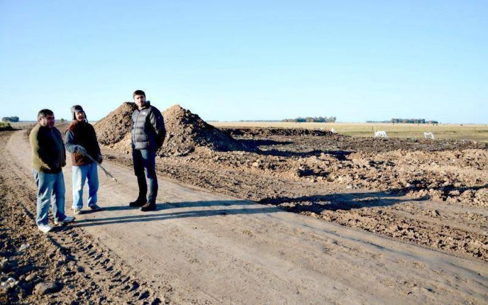 Realizan trabajos en la zona rural para evitar inundaciones
