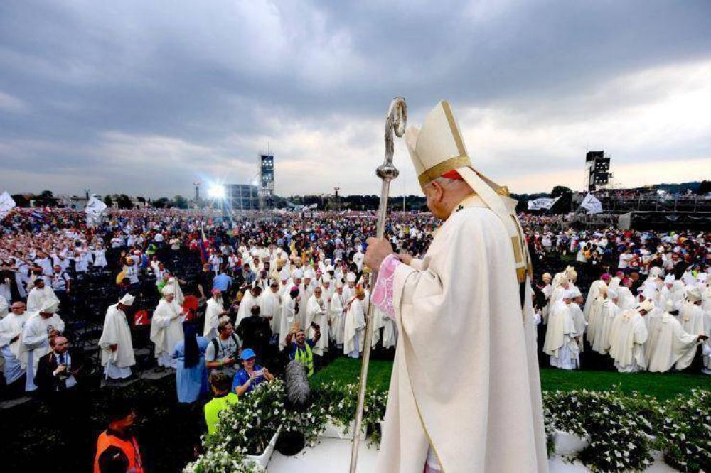El cardenal Dziwisz abre la JMJ: La misericordia vence el egoismo y la violencia