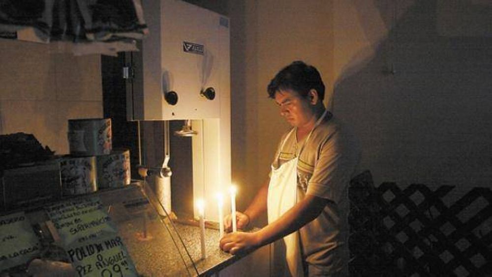 M�s de 80.000 usuarios de Edenor y Edesur est�n sin luz