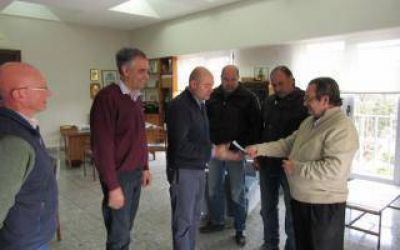 Reyes entreg� un subsidio a los Bomberos de Coronel Dorrego
