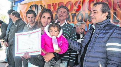 M�s viviendas sociales en Vaca Human, Salavina