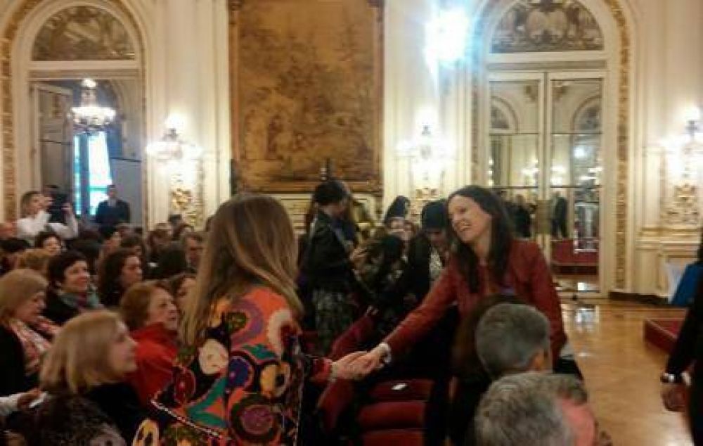 La diputada de la 4ta secci�n, Vanesa Zuccari, destac� el plan de erradicaci�n de la Violencia de G�nero