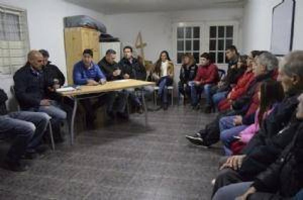 Reuni�n vecinal encabezada por secretar�a de Seguridad