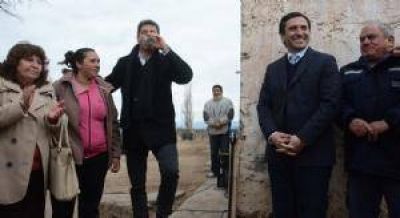 Inauguran sala velatoria, y aseguran más agua potable en San Martín