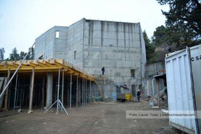 Municipio gestiona fondos para finalizar el Teatro P�blico