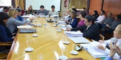 Citan a Bargero a la Legislatura por la rescisi�n del contrato del Hospital