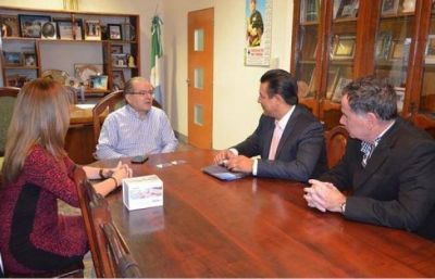 Inversores estadounidenses eval�an instalarse en S�enz Pe�a