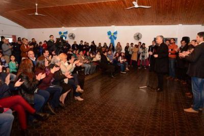 M�s asfalto y luces para Batavia