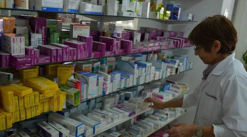 Acuerdan mantener los precios de los medicamentos de alto consumo hasta fin de a�o