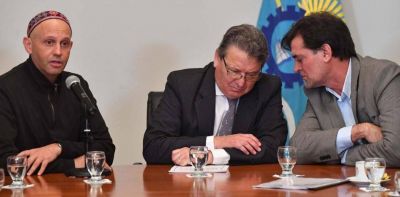 Bergman pidi� abrir el debate por la miner�a en Chubut y el Gobierno sali� a responderle