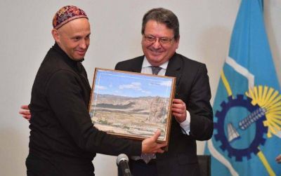 Bergman defendi� la miner�a, pero dej� la decisi�n en manos del consenso social