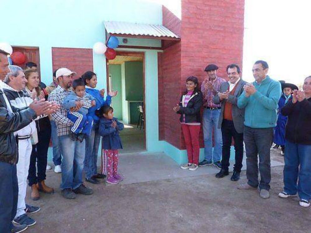 Las viviendas sociales llegaron a Santa Elena y San Javier