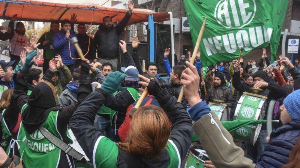 El Gobierno busca frenar el paro con una oferta salarial