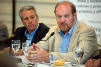 �No tiene sentido que el NOA exporte granos y terneros e importe carne�