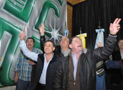 Viviani y sus aliados se bajaron del plenario de la CGT