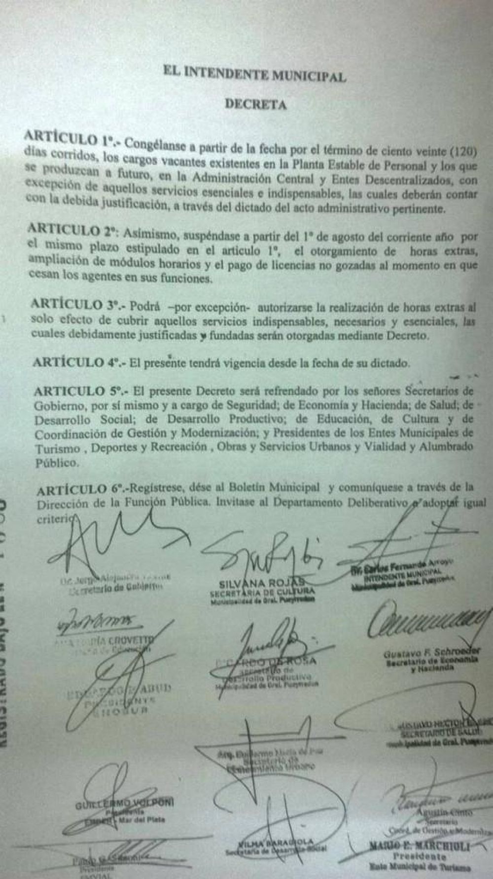 Congelan designaciones y suspenden horas extras en la Municipalidad