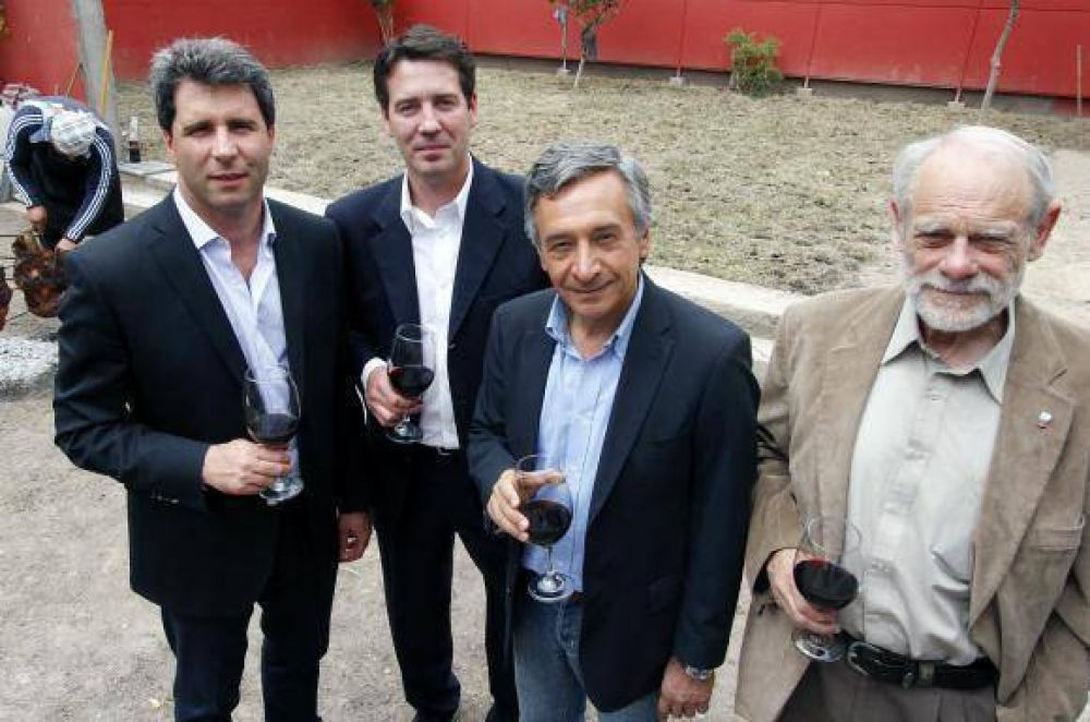 U�ac se reunir� el lunes con sus rivales de octubre