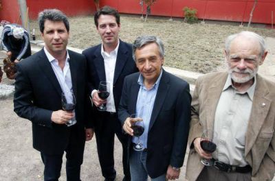 U�ac se reunir� el lunes con sus rivales de octubre