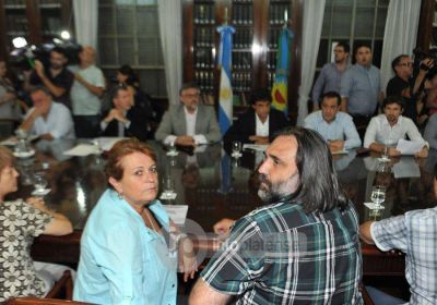 Los docentes exigen respuestas y amenazan con un paro general