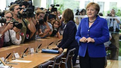 Angela Merkel defiende su pol�tica migratoria pese a los ataques terroristas