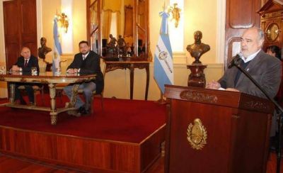 La provincia firm� convenio con Naci�n para Obras H�dricas