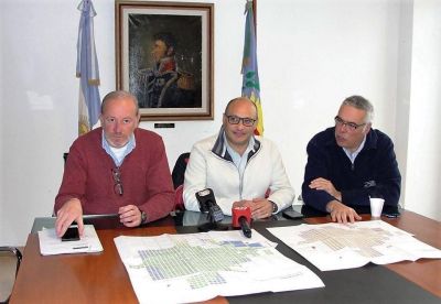 Presentaron un plan para garantizar el servicio de agua y cloacas a todos los balcarce�os