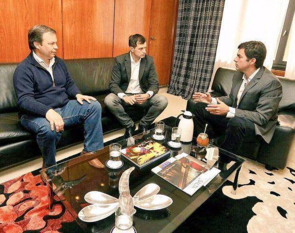El grupo Esmeralda coquetea con Urtubey