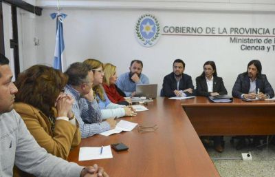 Paritarias: el Gobierno ofrece un 5% hasta octubre, o cobrar una parte en negro