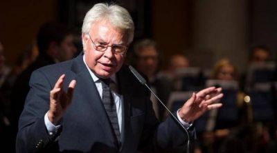 Felipe Gonz�lez disertar� en Tucum�n en la �Reuni�n Nacional de Empresarios del Bicentenario�