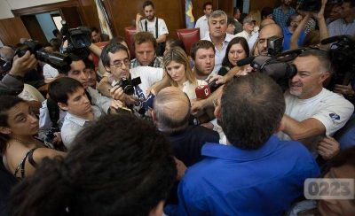 Arroyo nombr� a 118 funcionarios e ingresaron 250 empleados municipales a planta permanente
