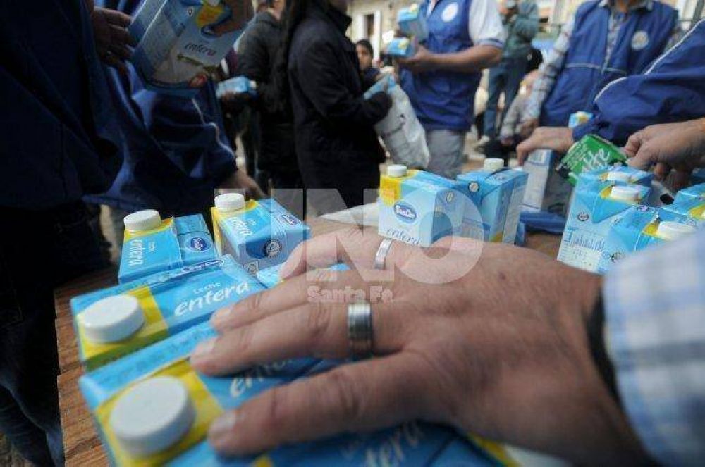 Tamberos regalarn 2.000 litros de leche a modo de protesta