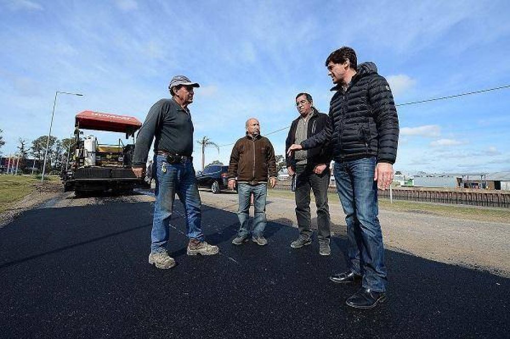 Contin�an las obras de asfalto para las principales arterias de Tigre