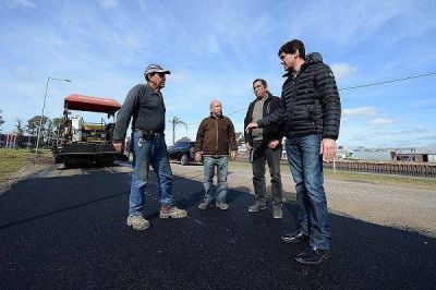 Contin�an las obras de asfalto para las principales arterias de Tigre