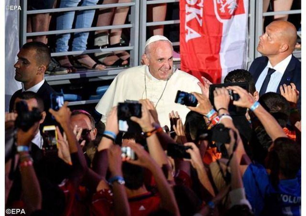 Con memoria y coraje, ustedes son la esperanza del futuro, dijo el Papa a los voluntarios de la JMJ
