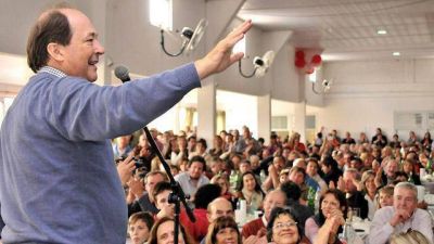 Sanz pas� por Entre R�os y llam� a defender el gobierno de Macri	 