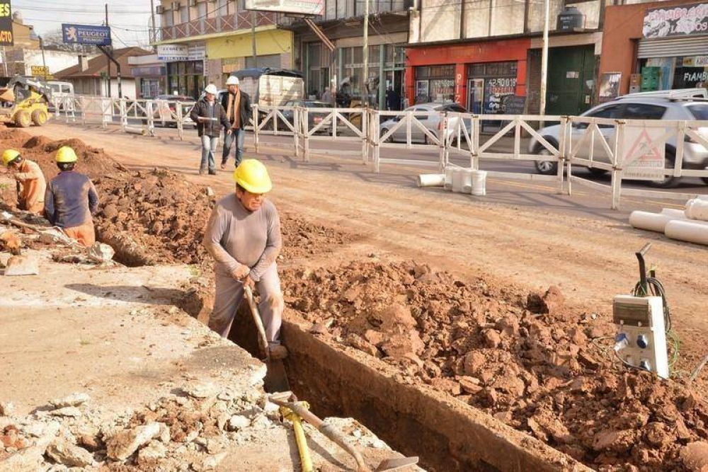 La extensi�n de la red de cloacas sigue en Monte Grande
